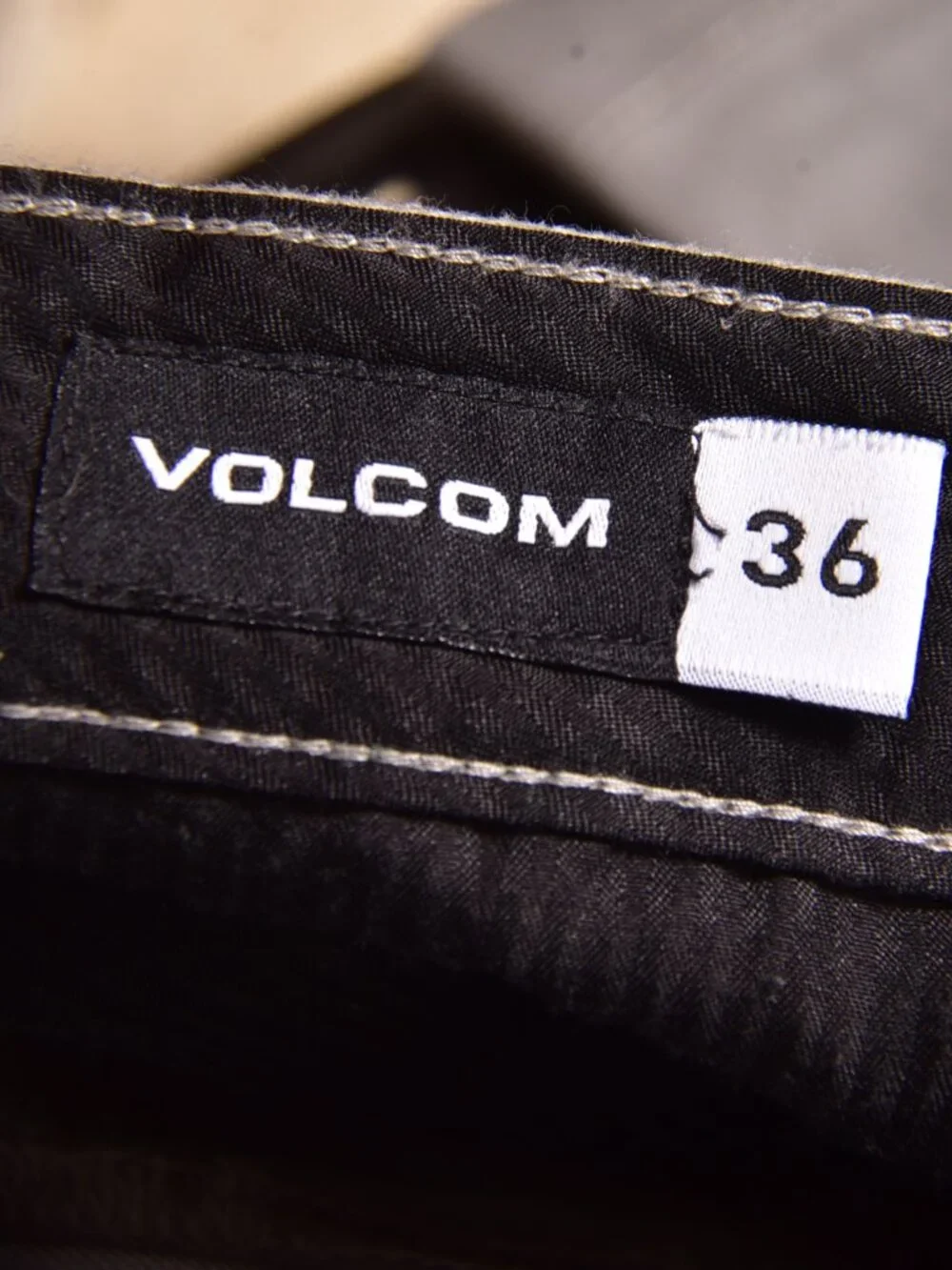 Volcom Men's Light Grey Shorts Size 36 Flat Front NEW